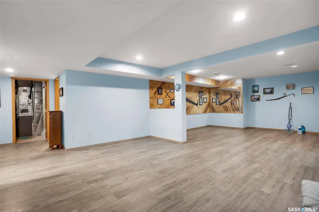 420 Heritage Crescent Saskatoon SK S7H 5P3