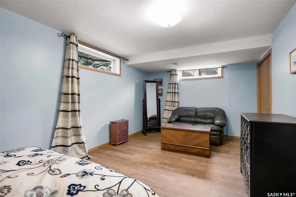 420 Heritage Crescent Saskatoon SK S7H 5P3