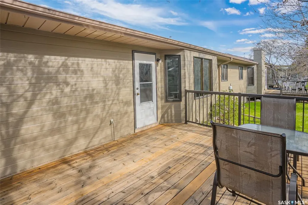 420 Heritage Crescent Saskatoon SK S7H 5P3
