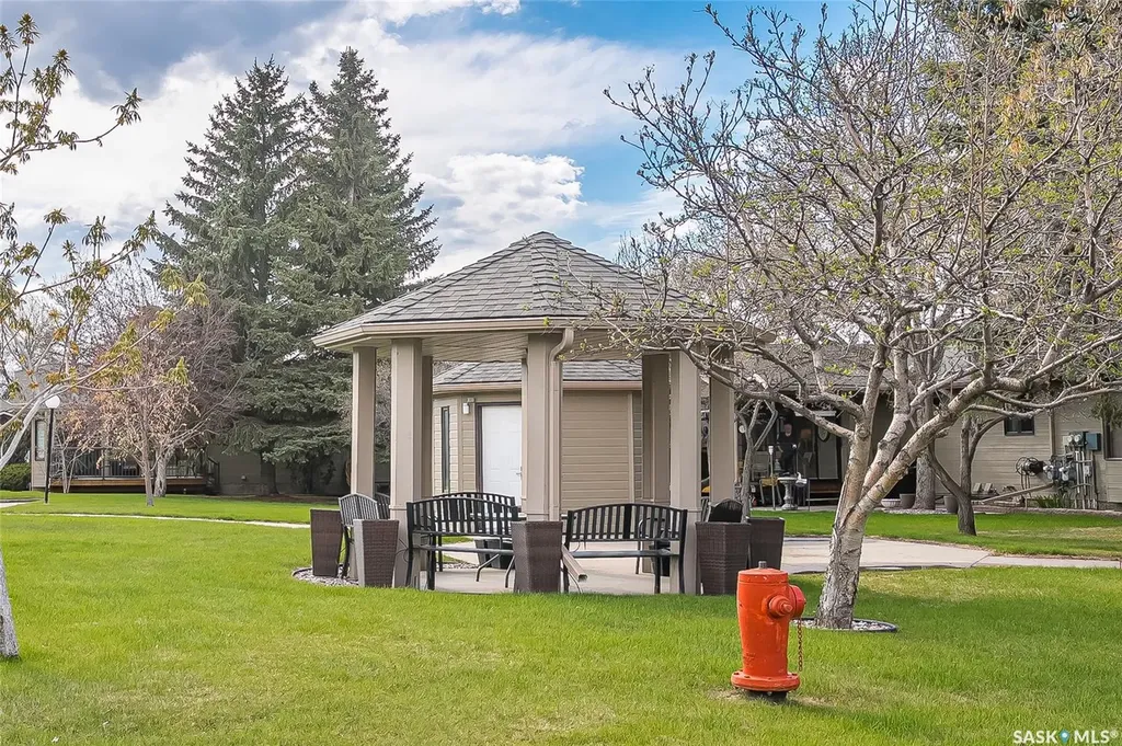 420 Heritage Crescent Saskatoon SK S7H 5P3