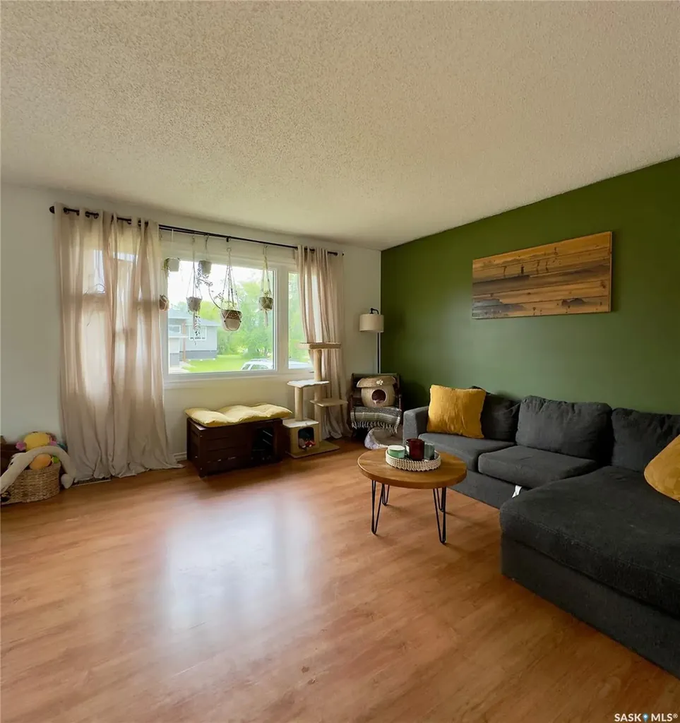 6007 Neufeld Avenue Waldheim SK S0K 4R0