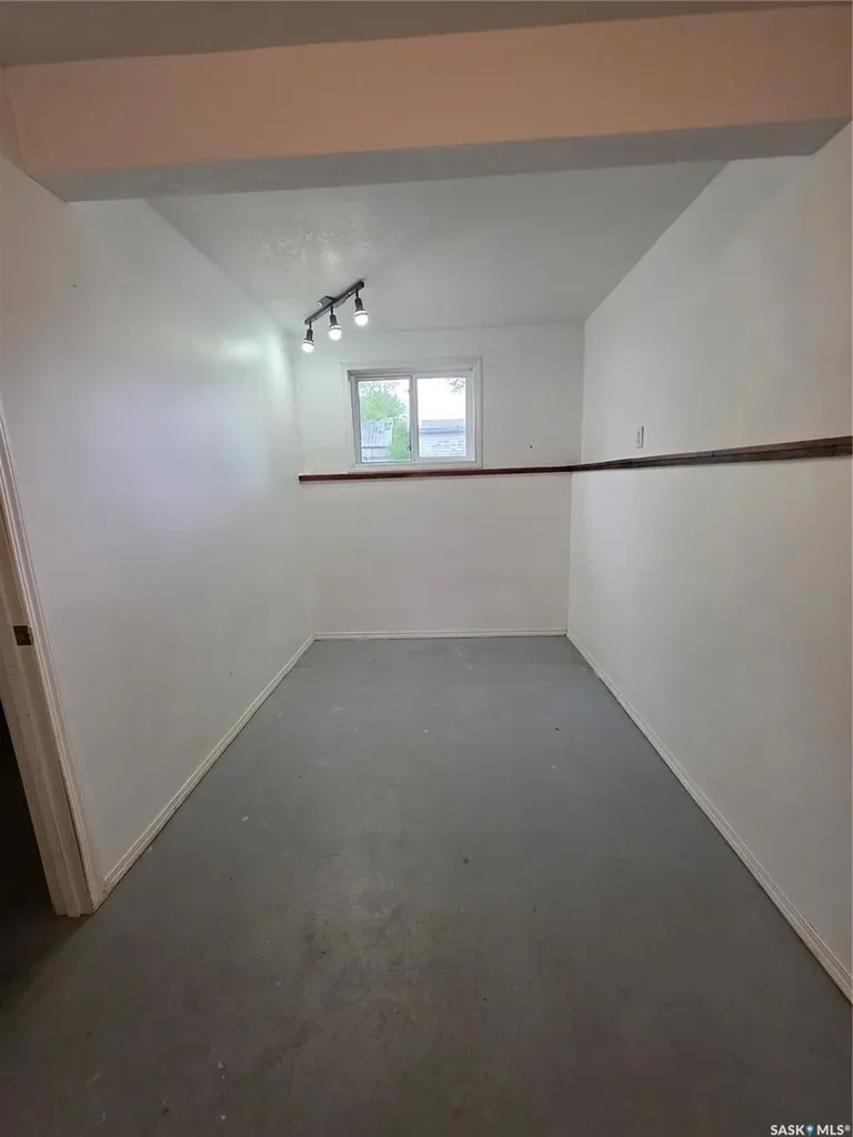 838 1st Street Estevan SK S4A 0G3