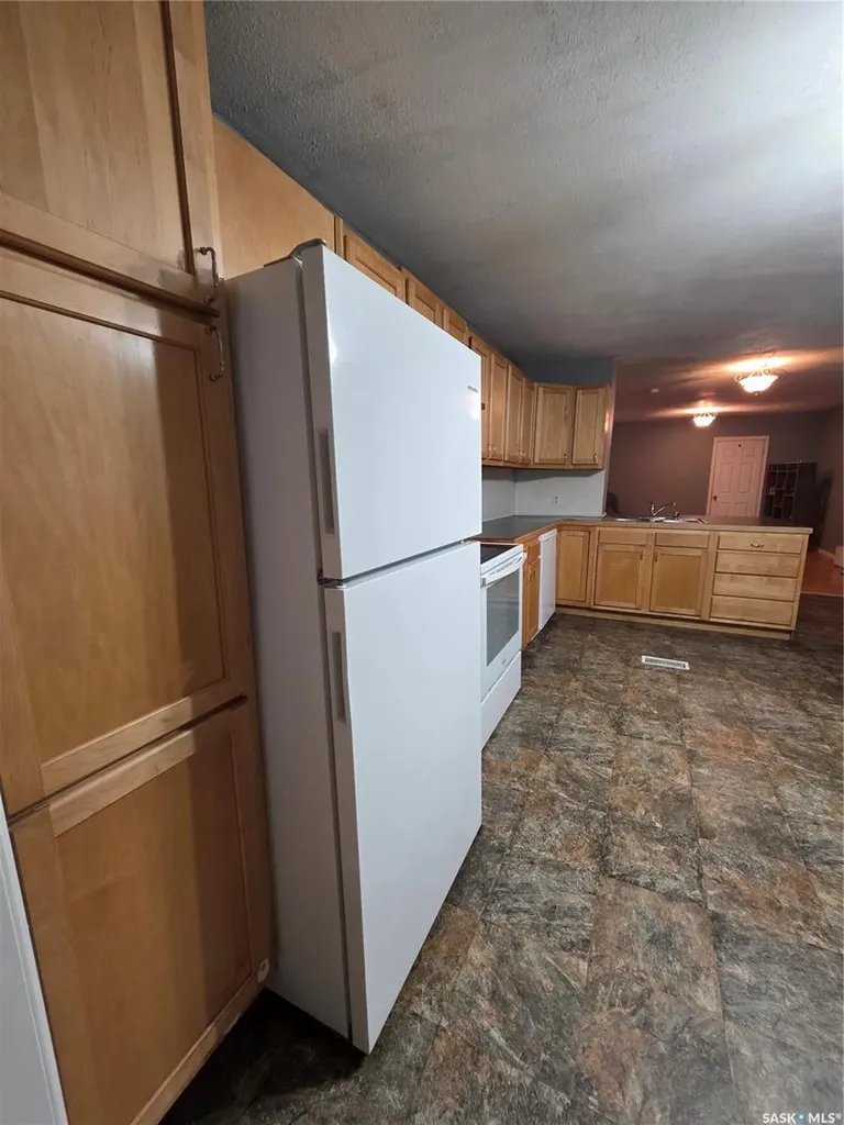 838 1st Street Estevan SK S4A 0G3