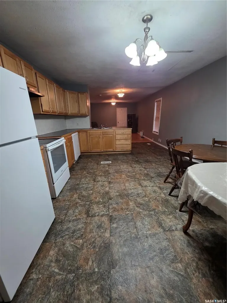 838 1st Street Estevan SK S4A 0G3