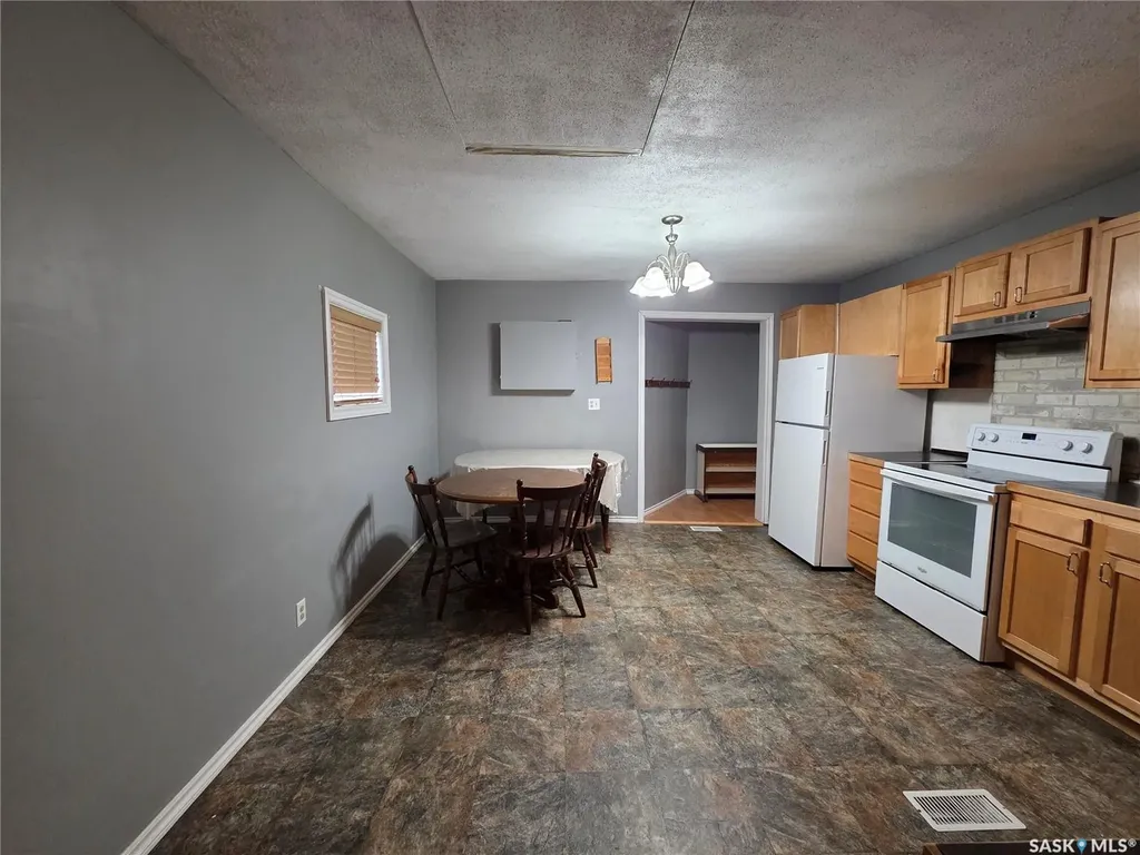 838 1st Street Estevan SK S4A 0G3