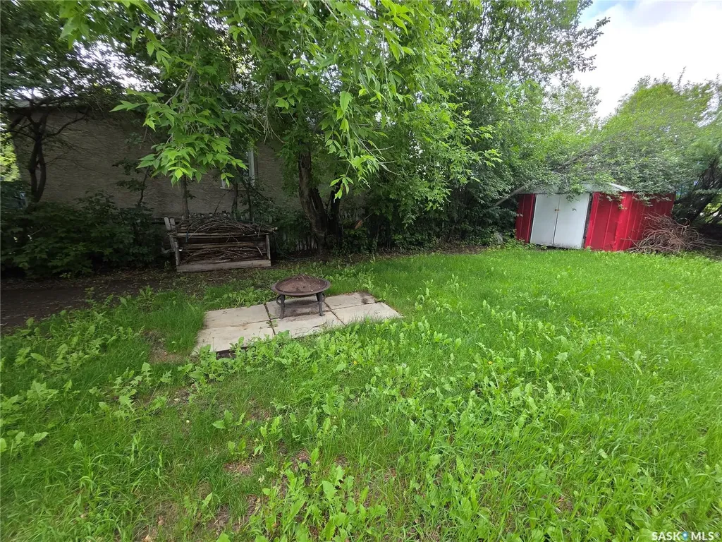 838 1st Street Estevan SK S4A 0G3