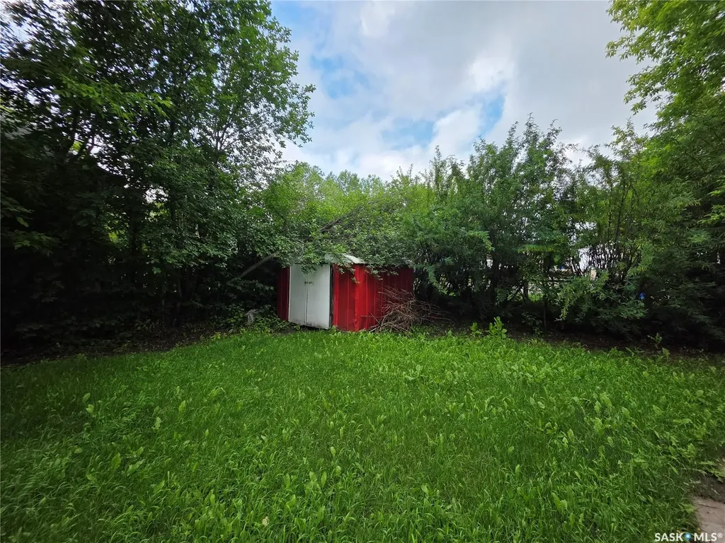 838 1st Street Estevan SK S4A 0G3