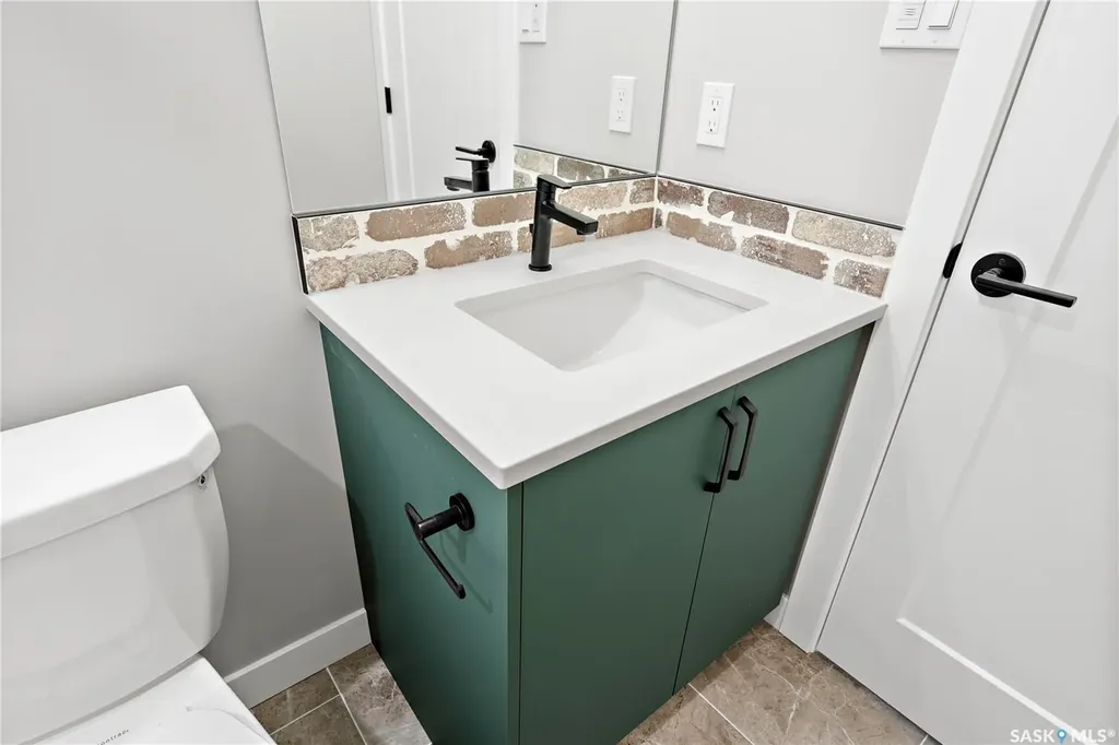 118 Fortosky Manor Saskatoon SK S7M 5X3