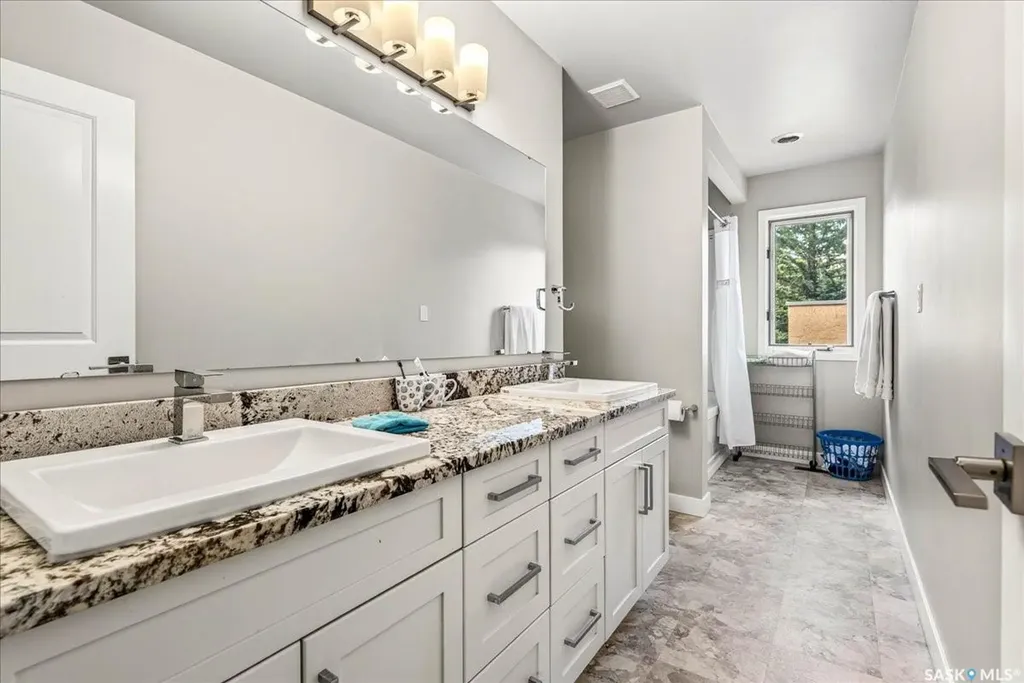 3426 Foster Bay Regina SK S4S 7C1