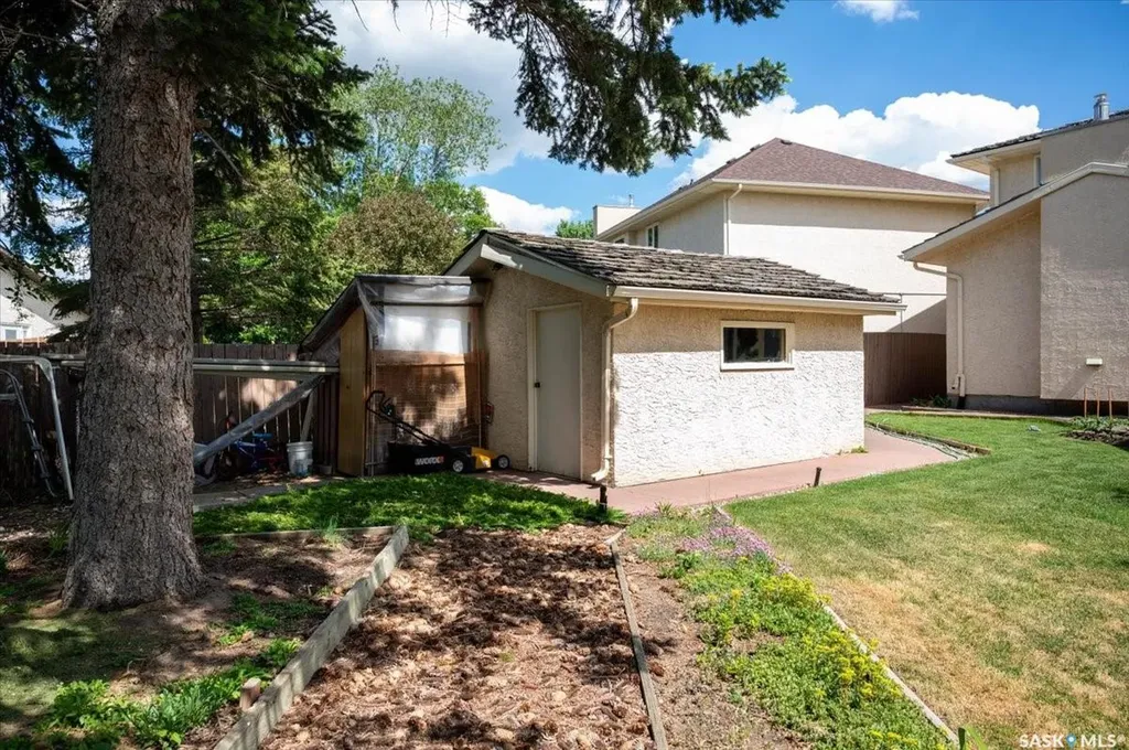 3426 Foster Bay Regina SK S4S 7C1