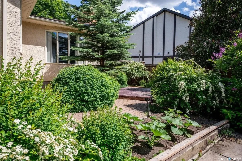 3426 Foster Bay Regina SK S4S 7C1