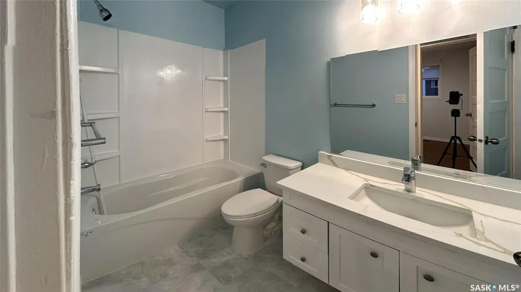 1327 Mccormack Road Saskatoon SK S7M 4Y6