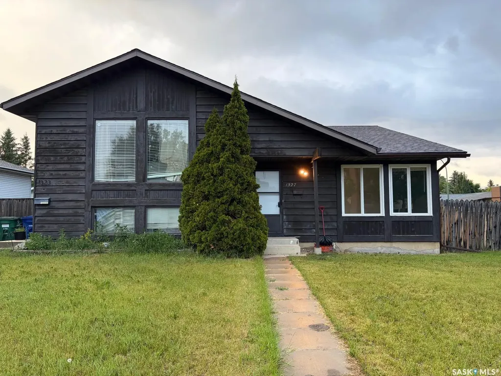 1327 Mccormack Road Saskatoon SK S7M 4Y6