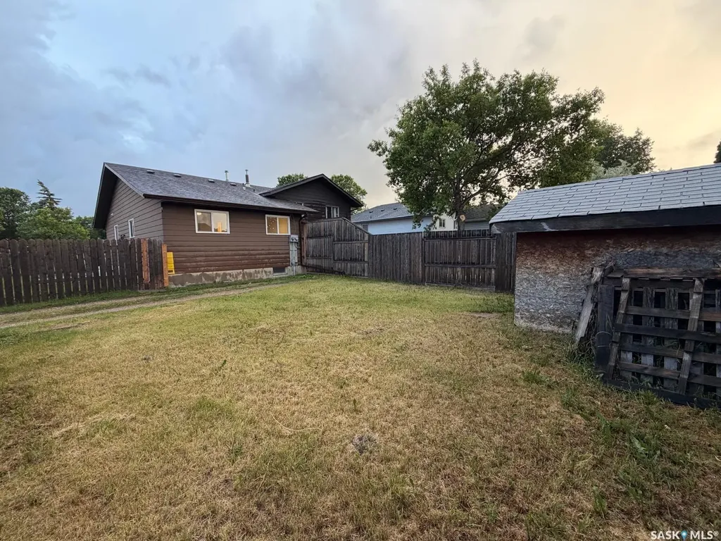 1327 Mccormack Road Saskatoon SK S7M 4Y6