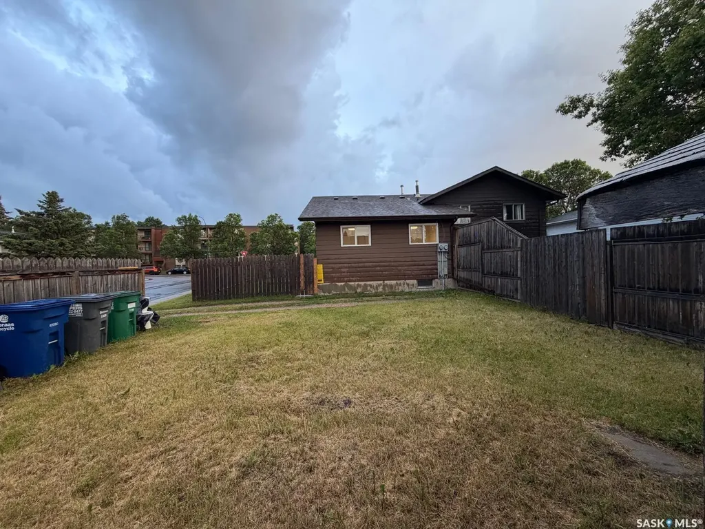 1327 Mccormack Road Saskatoon SK S7M 4Y6