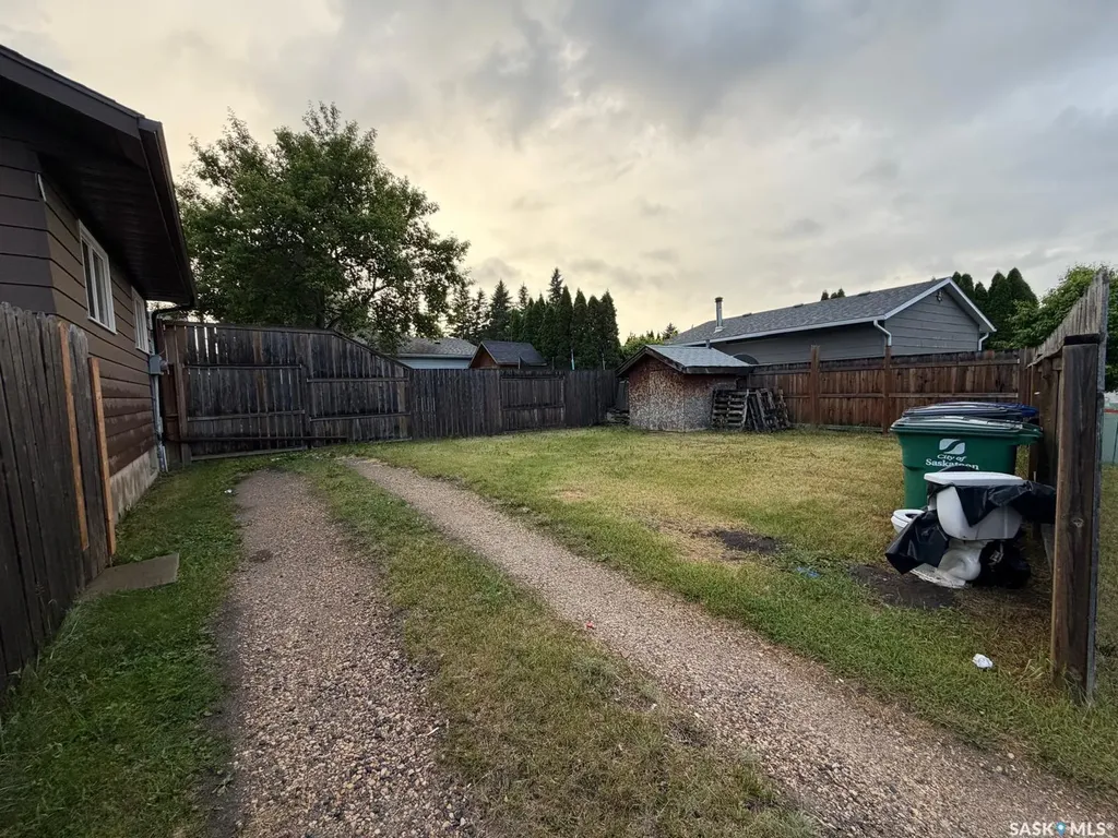 1327 Mccormack Road Saskatoon SK S7M 4Y6