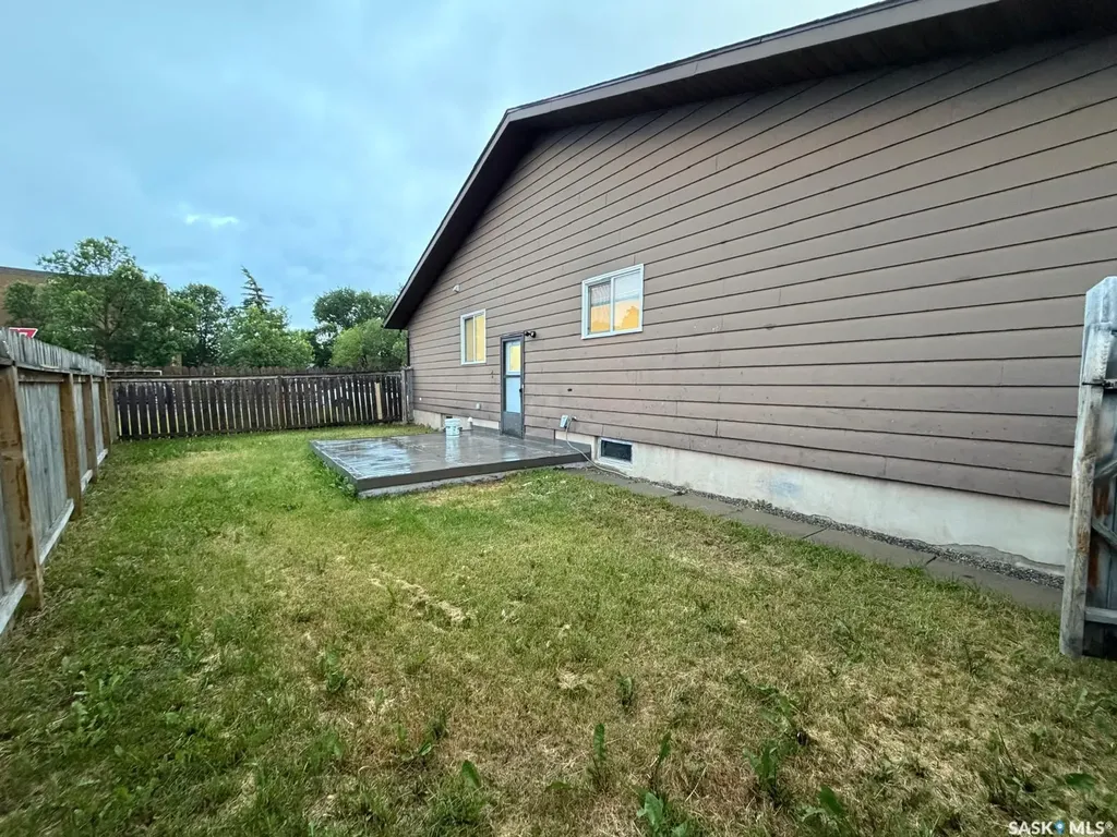 1327 Mccormack Road Saskatoon SK S7M 4Y6