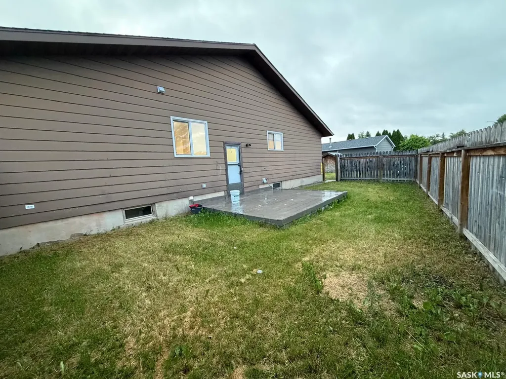 1327 Mccormack Road Saskatoon SK S7M 4Y6