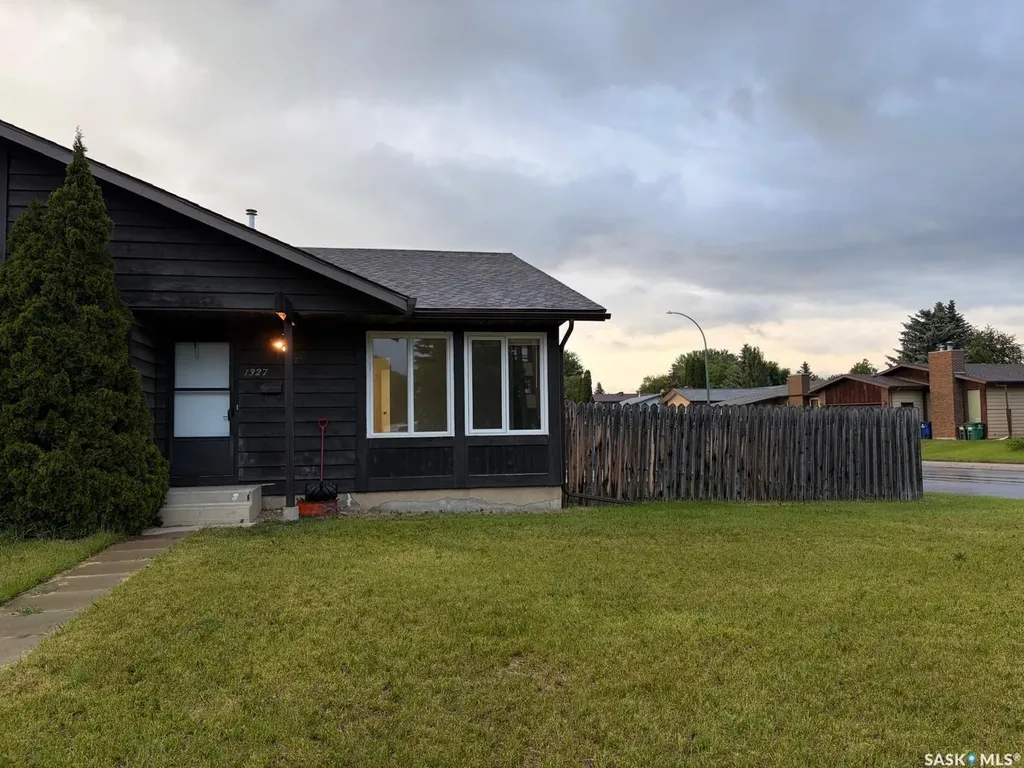 1327 Mccormack Road Saskatoon SK S7M 4Y6