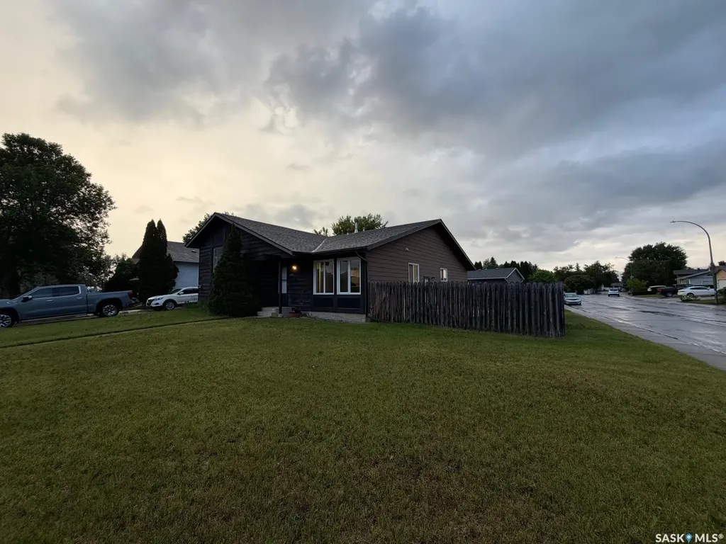 1327 Mccormack Road Saskatoon SK S7M 4Y6