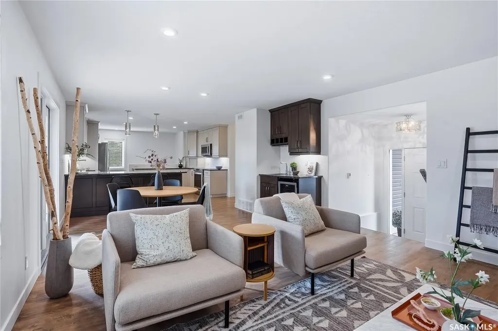 722 East Drive Saskatoon SK S7J 2X7