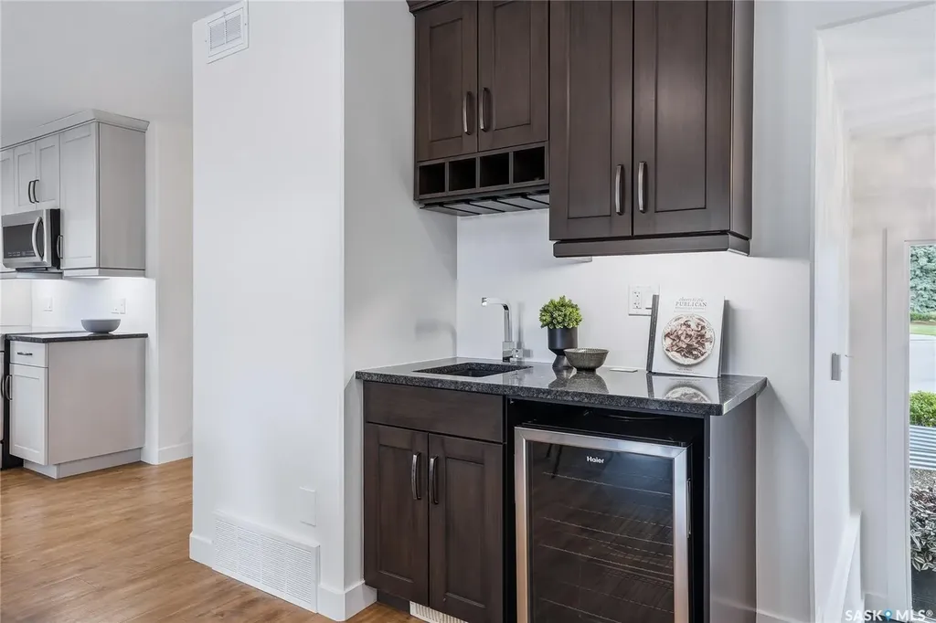 722 East Drive Saskatoon SK S7J 2X7