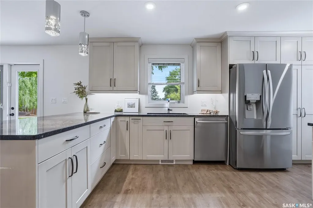 722 East Drive Saskatoon SK S7J 2X7