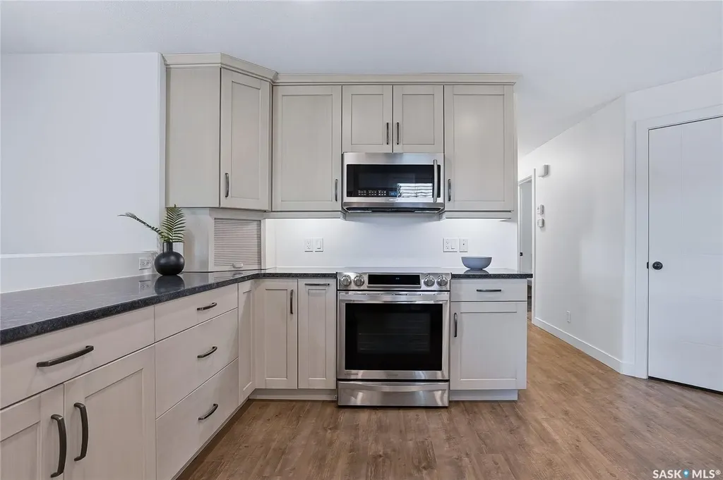 722 East Drive Saskatoon SK S7J 2X7