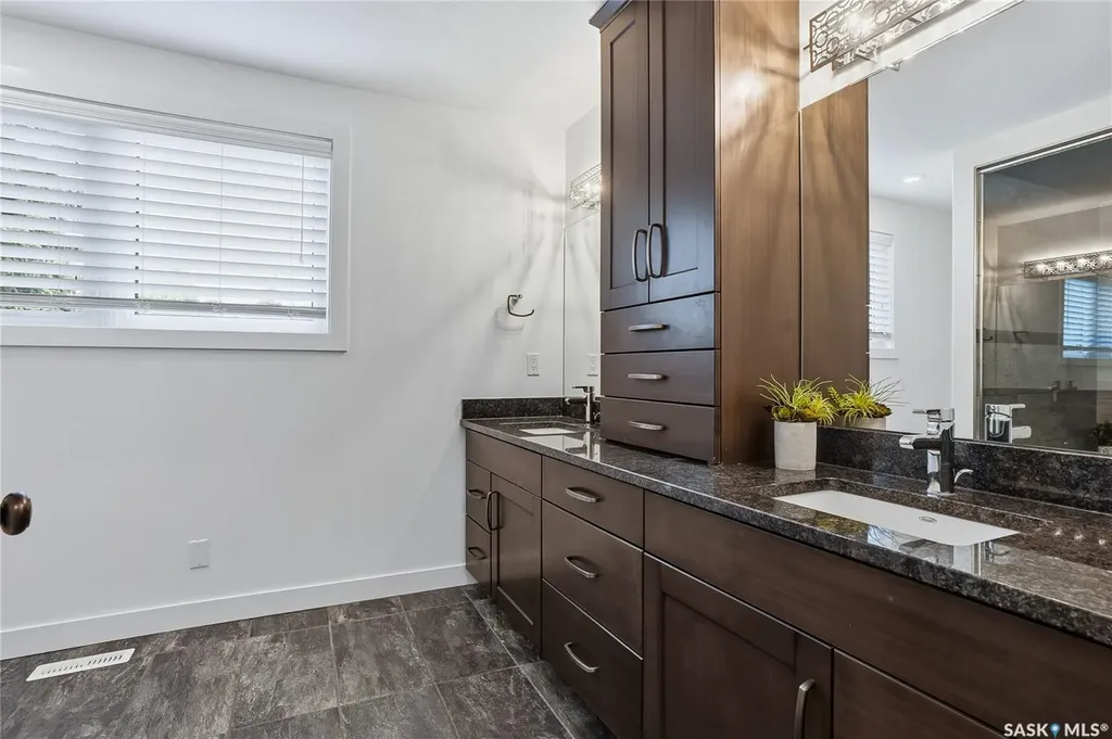 722 East Drive Saskatoon SK S7J 2X7
