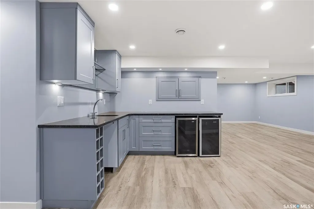 722 East Drive Saskatoon SK S7J 2X7