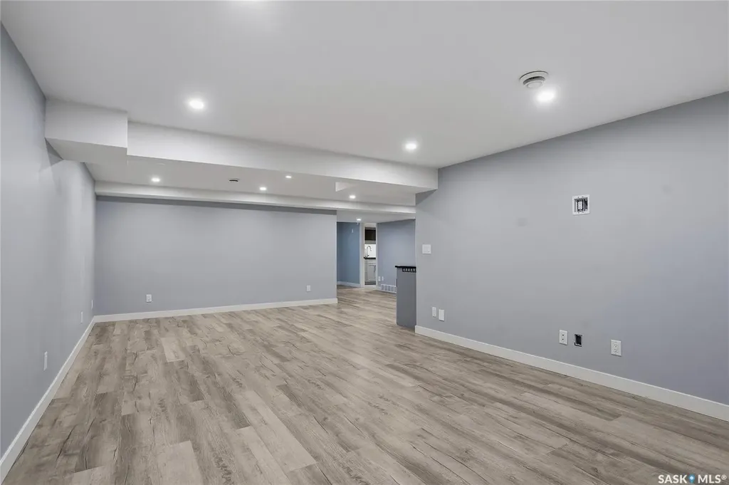 722 East Drive Saskatoon SK S7J 2X7