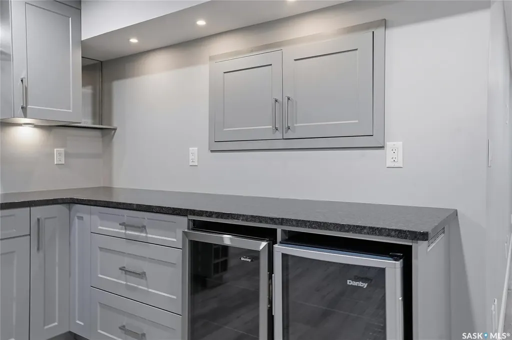 722 East Drive Saskatoon SK S7J 2X7