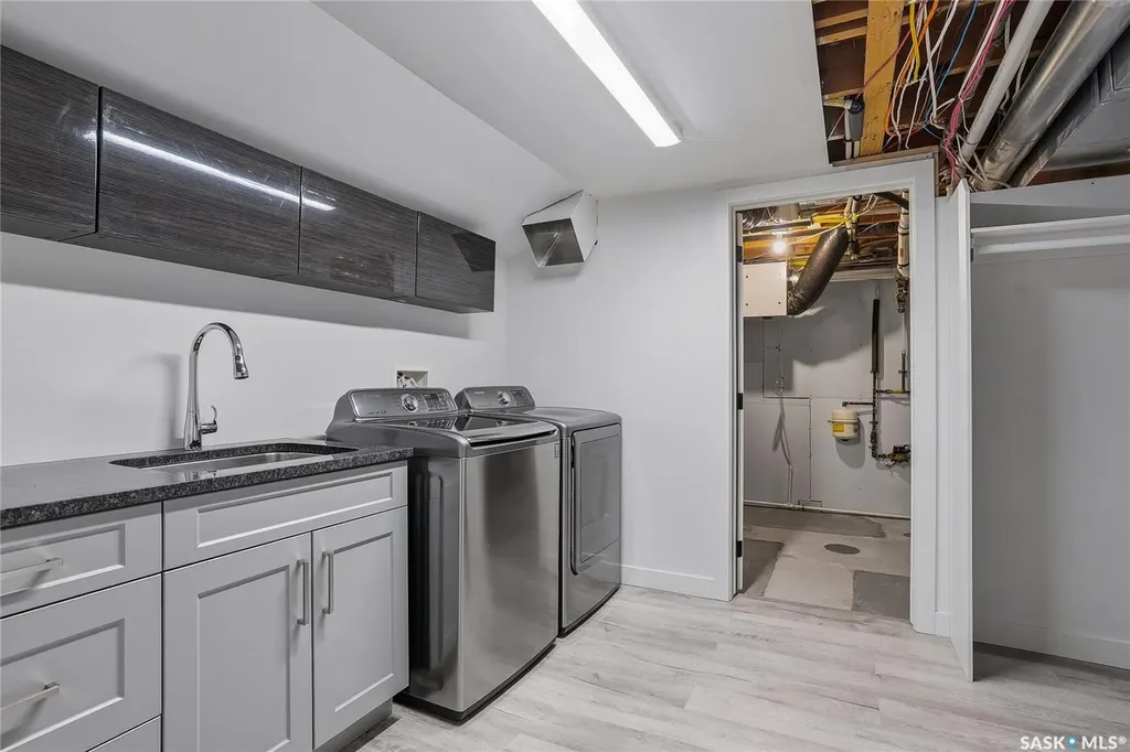 722 East Drive Saskatoon SK S7J 2X7