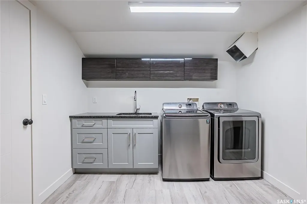 722 East Drive Saskatoon SK S7J 2X7