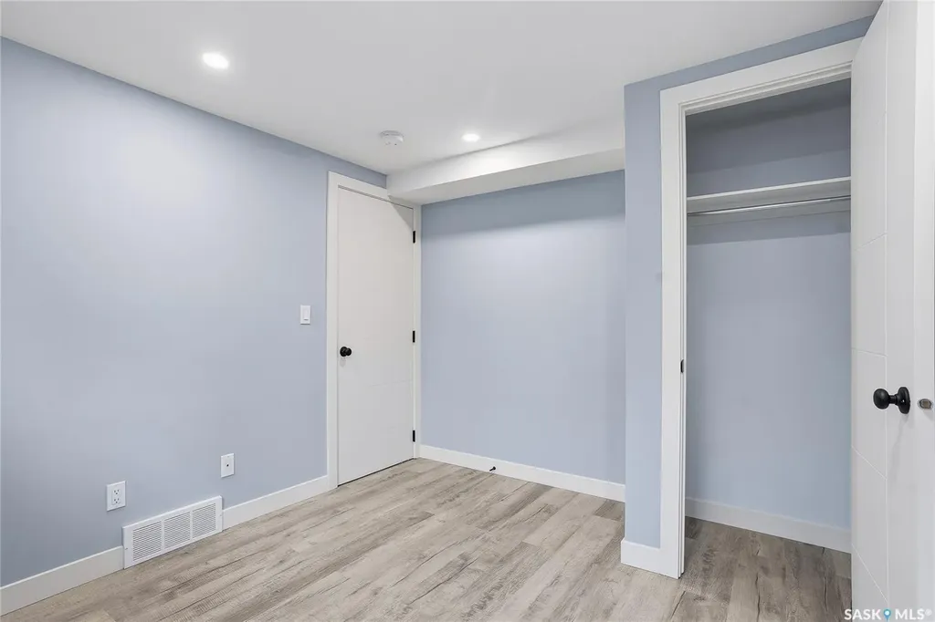 722 East Drive Saskatoon SK S7J 2X7