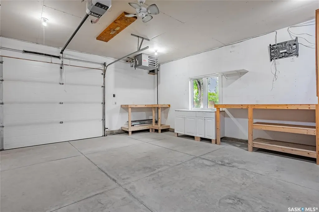722 East Drive Saskatoon SK S7J 2X7
