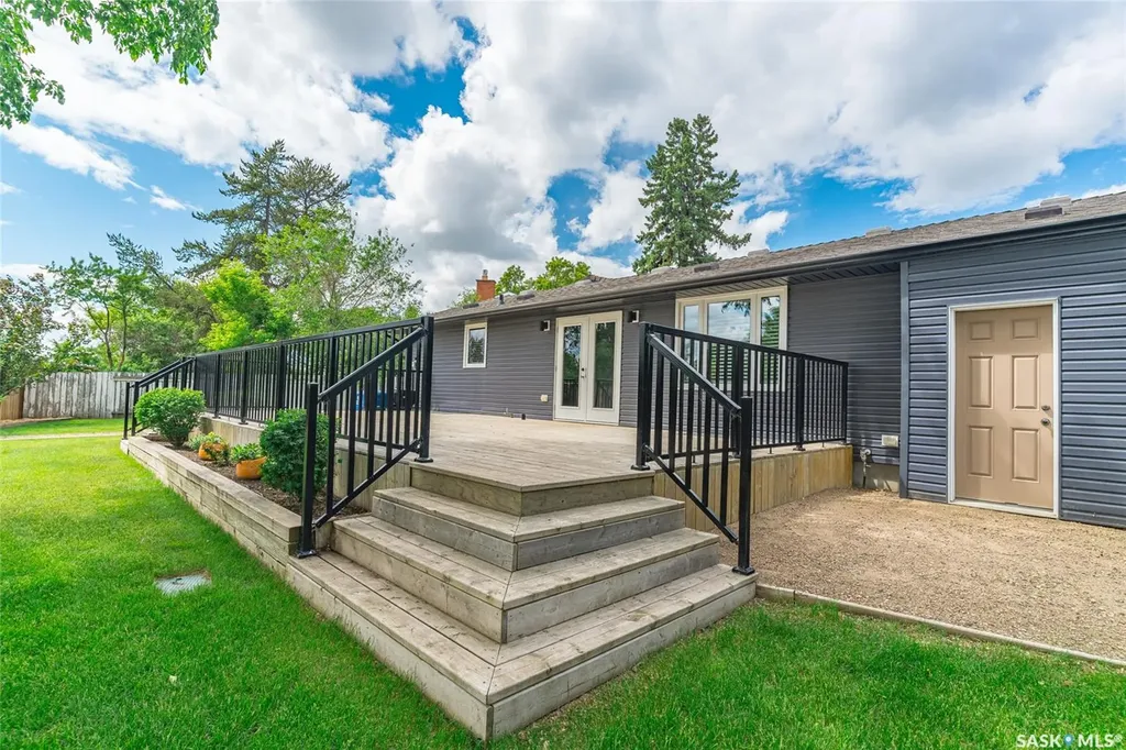 722 East Drive Saskatoon SK S7J 2X7