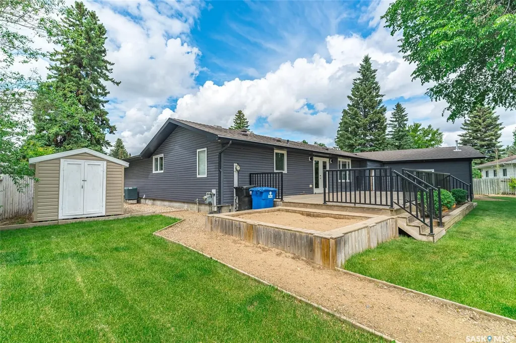 722 East Drive Saskatoon SK S7J 2X7