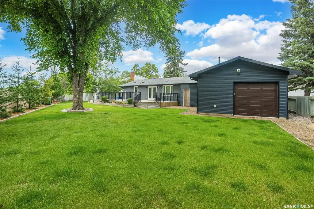 722 East Drive Saskatoon SK S7J 2X7