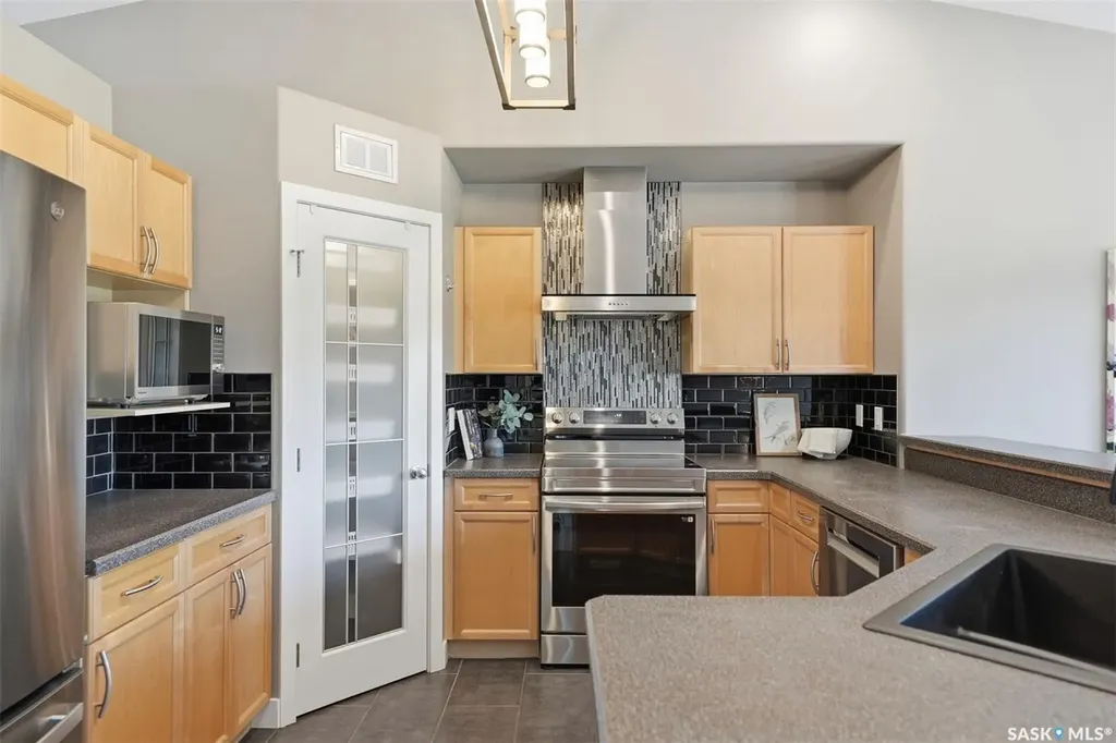 710 Wright Crescent Saskatoon SK S7N 4T7