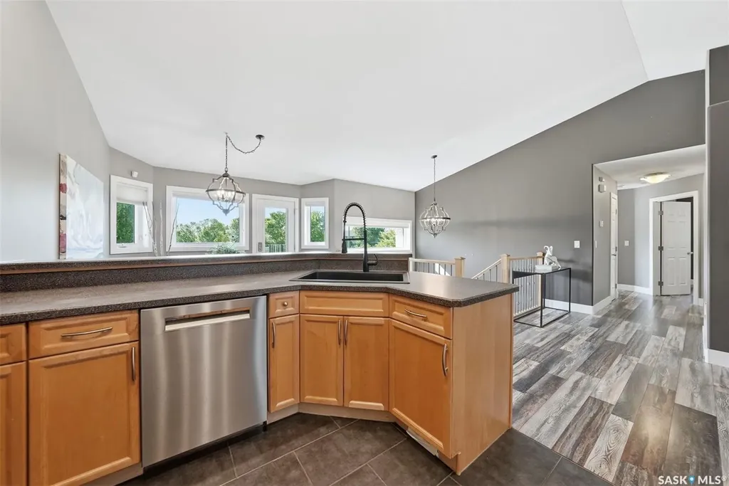 710 Wright Crescent Saskatoon SK S7N 4T7