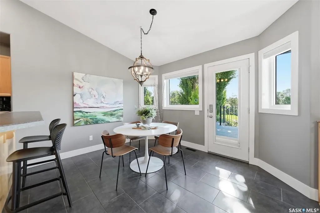 710 Wright Crescent Saskatoon SK S7N 4T7