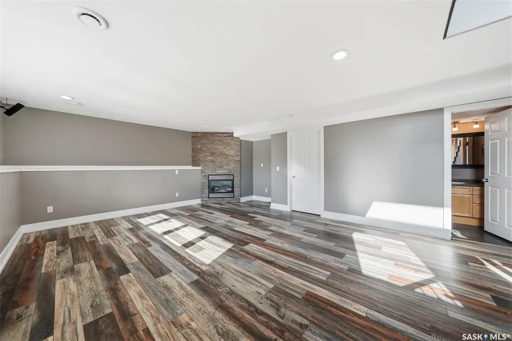 710 Wright Crescent Saskatoon SK S7N 4T7
