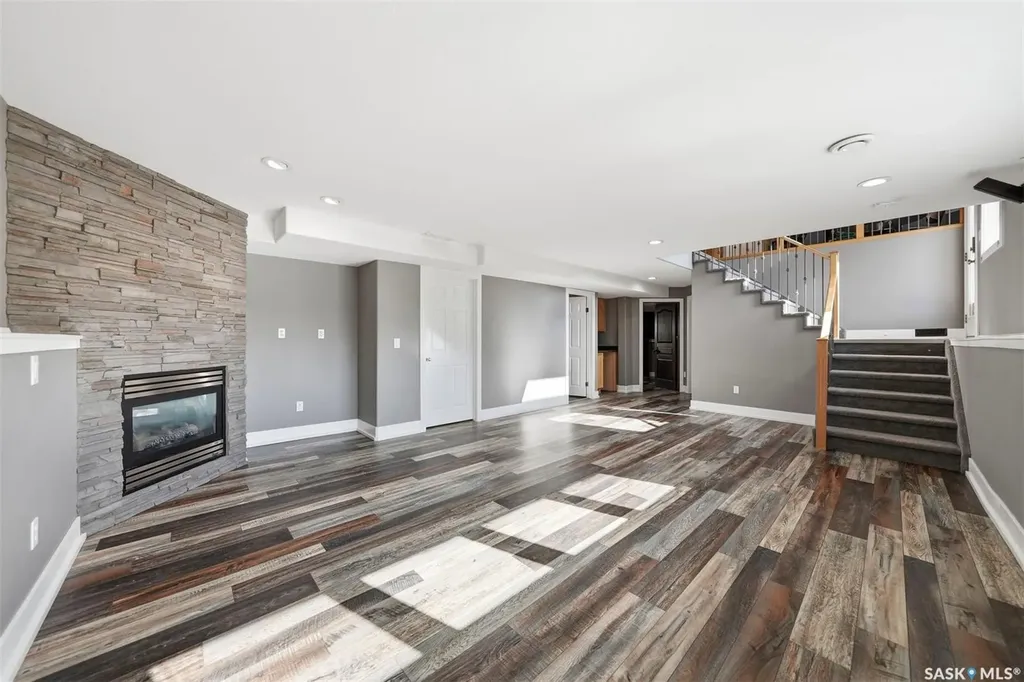 710 Wright Crescent Saskatoon SK S7N 4T7