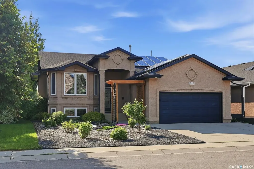 710 Wright Crescent Saskatoon SK S7N 4T7