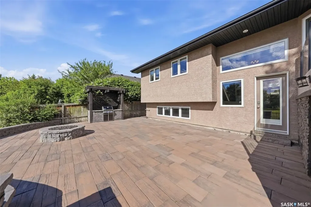 710 Wright Crescent Saskatoon SK S7N 4T7