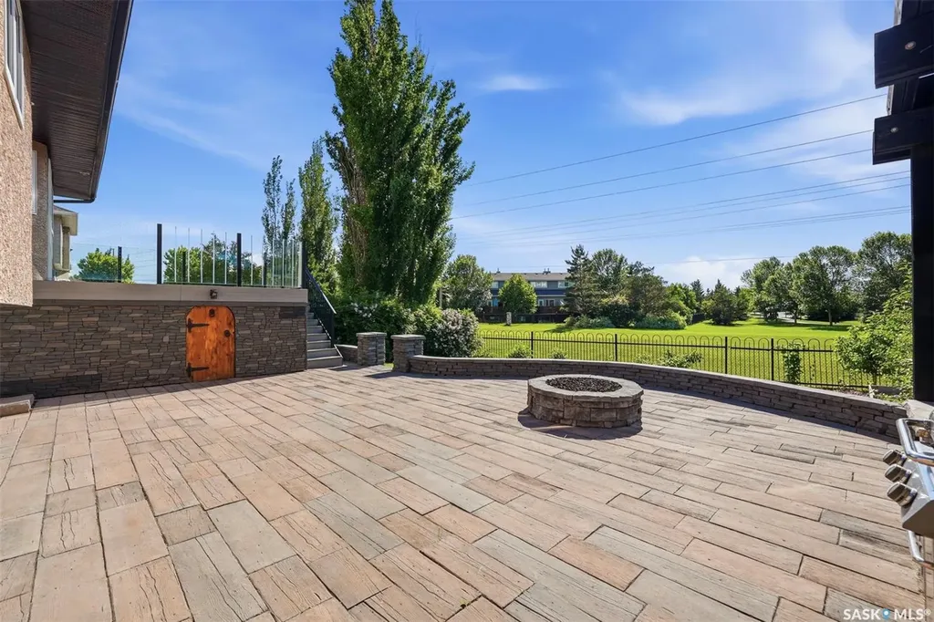 710 Wright Crescent Saskatoon SK S7N 4T7