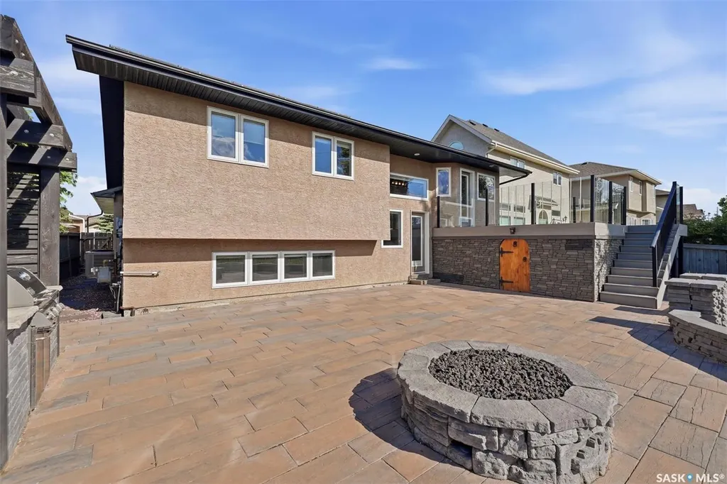 710 Wright Crescent Saskatoon SK S7N 4T7