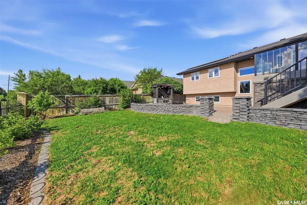 710 Wright Crescent Saskatoon SK S7N 4T7