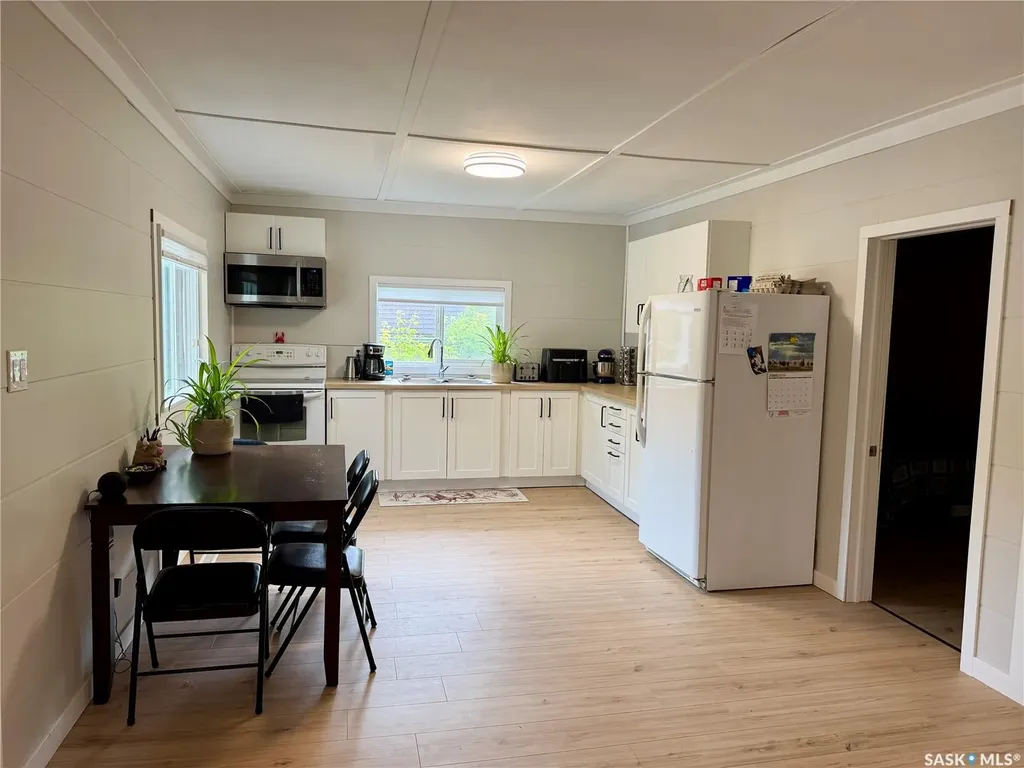 208 2nd Street Medstead SK S0M 1W0